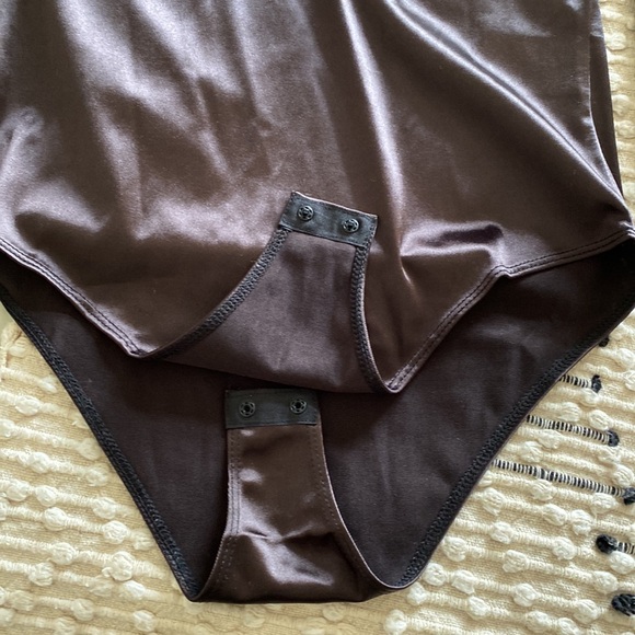 NWT H&M Bodysuit - Picture 4 of 8